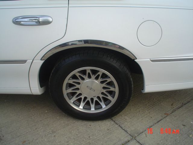 2000 Lincoln Town Car DOWN 4.9 WAC