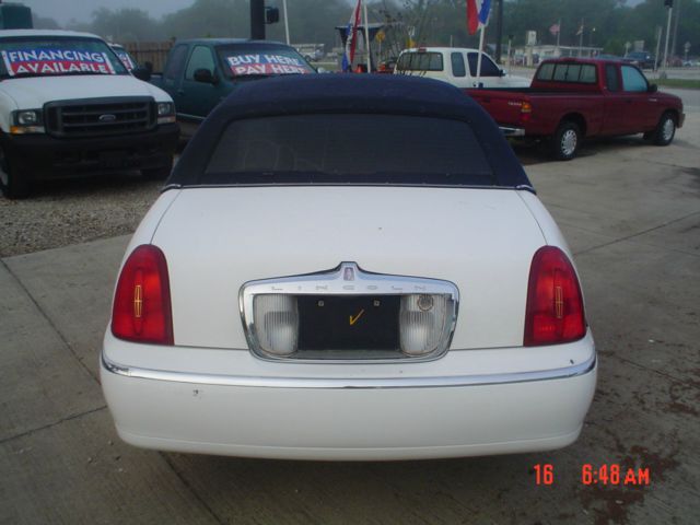 2000 Lincoln Town Car DOWN 4.9 WAC