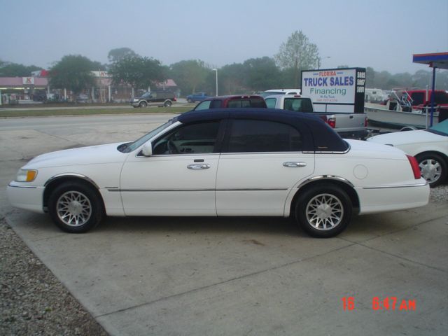 2000 Lincoln Town Car DOWN 4.9 WAC