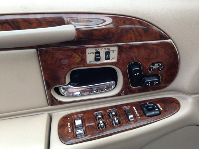 2000 Lincoln Town Car DOWN 4.9 WAC