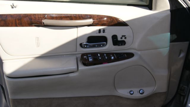 2000 Lincoln Town Car DOWN 4.9 WAC