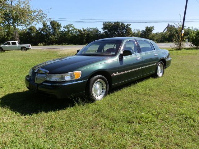 2000 Lincoln Town Car DOWN 4.9 WAC