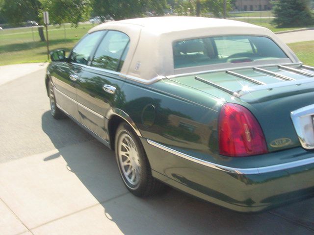 2000 Lincoln Town Car DOWN 4.9 WAC