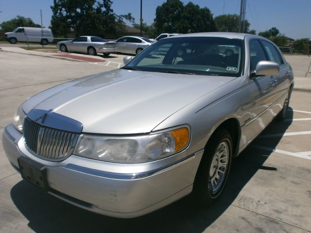 2000 Lincoln Town Car ZR-2 Extended Cab