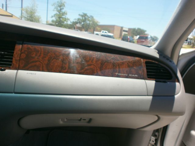 2000 Lincoln Town Car ZR-2 Extended Cab