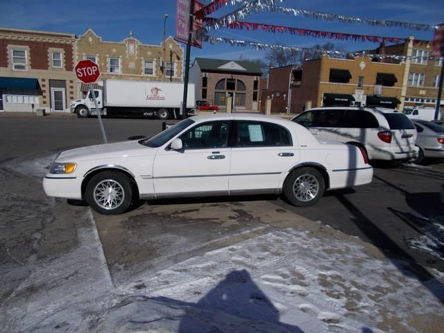 2000 Lincoln Town Car DOWN 4.9 WAC