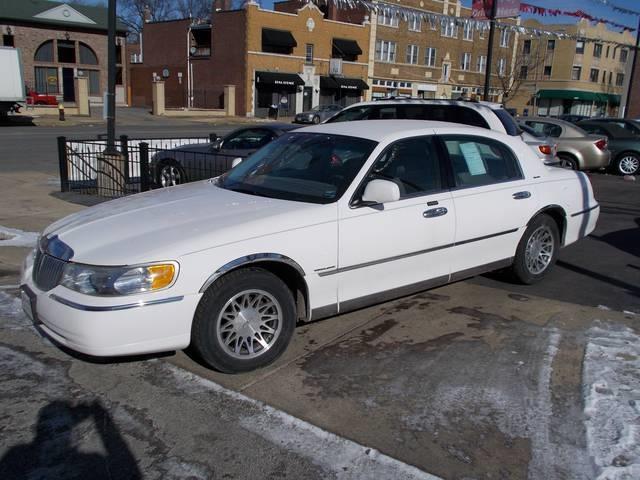 2000 Lincoln Town Car DOWN 4.9 WAC