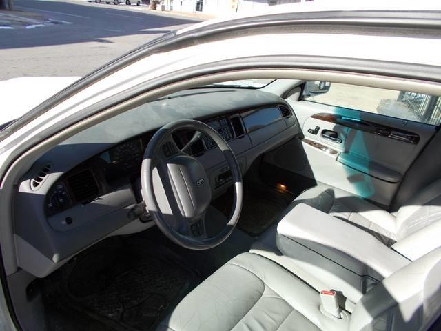 2000 Lincoln Town Car DOWN 4.9 WAC