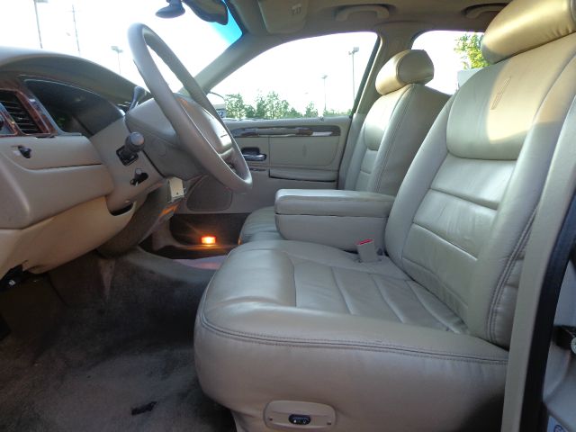 2000 Lincoln Town Car DOWN 4.9 WAC