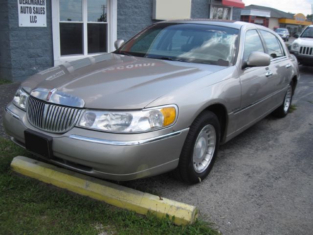 2000 Lincoln Town Car DOWN 4.9 WAC