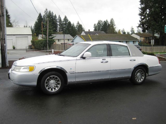2000 Lincoln Town Car DOWN 4.9 WAC