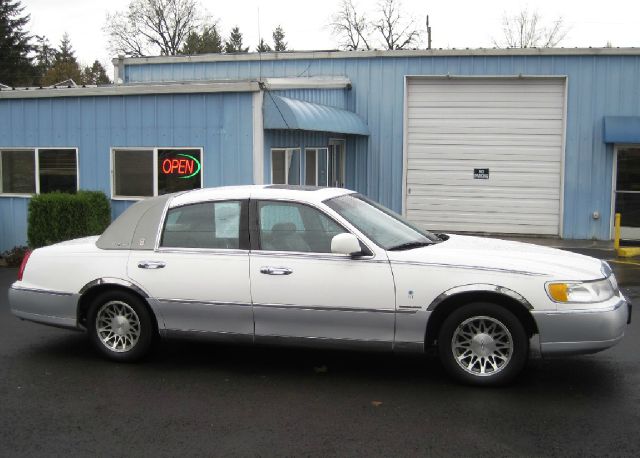 2000 Lincoln Town Car DOWN 4.9 WAC