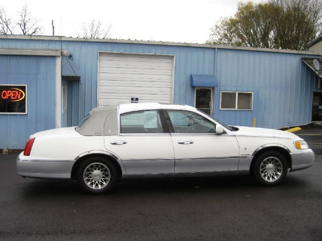 2000 Lincoln Town Car DOWN 4.9 WAC