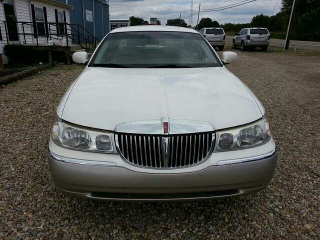 2000 Lincoln Town Car DOWN 4.9 WAC