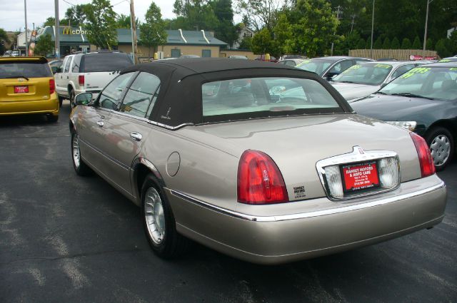 2000 Lincoln Town Car DOWN 4.9 WAC