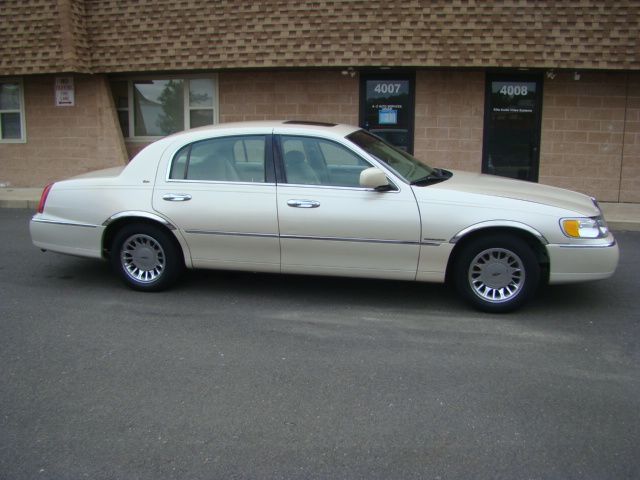 2000 Lincoln Town Car ZR-2 Extended Cab