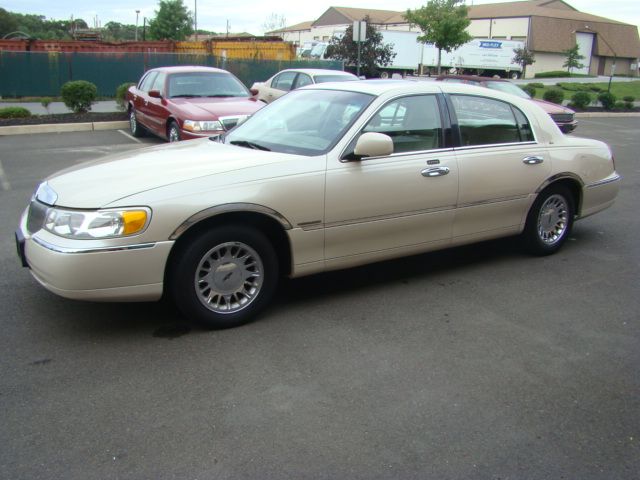 2000 Lincoln Town Car ZR-2 Extended Cab