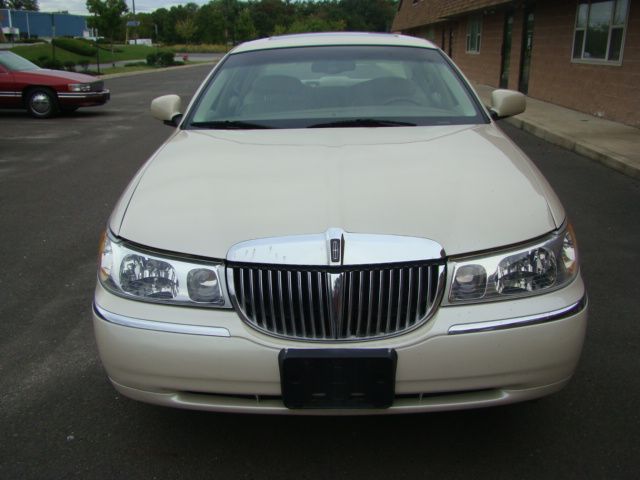2000 Lincoln Town Car ZR-2 Extended Cab