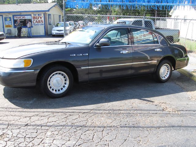 2000 Lincoln Town Car DOWN 4.9 WAC