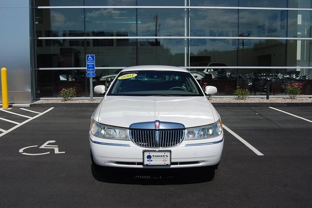 2001 Lincoln Town Car DOWN 4.9 WAC