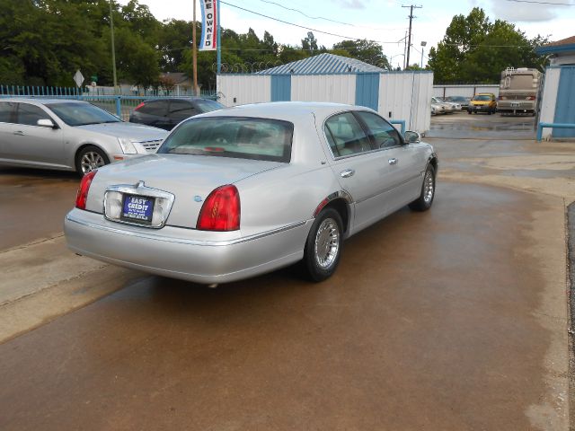 2001 Lincoln Town Car ZR-2 Extended Cab