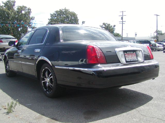 2001 Lincoln Town Car DOWN 4.9 WAC