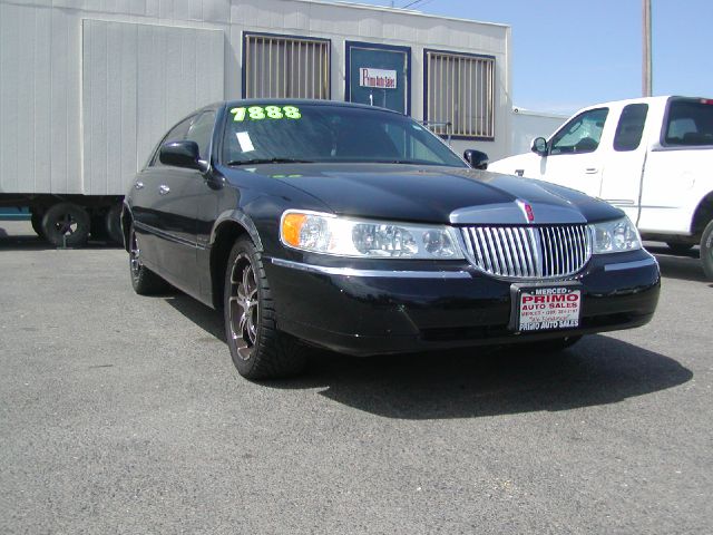 2001 Lincoln Town Car DOWN 4.9 WAC