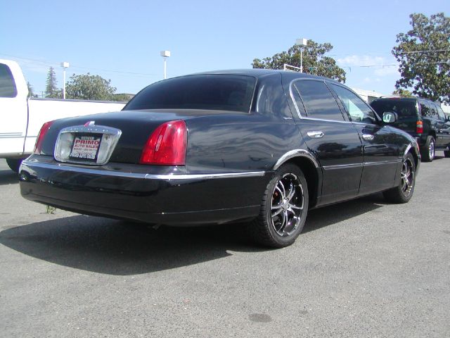 2001 Lincoln Town Car DOWN 4.9 WAC