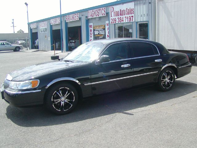 2001 Lincoln Town Car DOWN 4.9 WAC