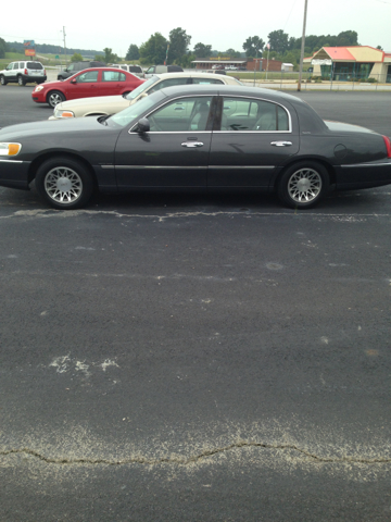 2001 Lincoln Town Car DOWN 4.9 WAC