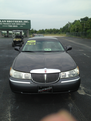2001 Lincoln Town Car DOWN 4.9 WAC