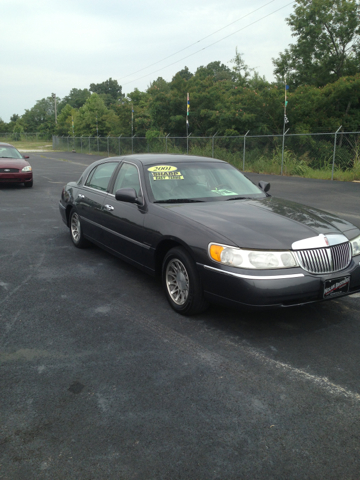 2001 Lincoln Town Car DOWN 4.9 WAC