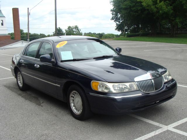 2001 Lincoln Town Car DOWN 4.9 WAC