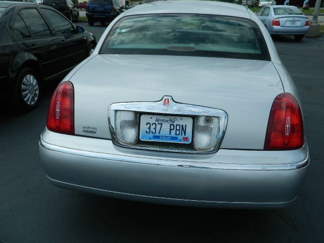 2001 Lincoln Town Car DOWN 4.9 WAC