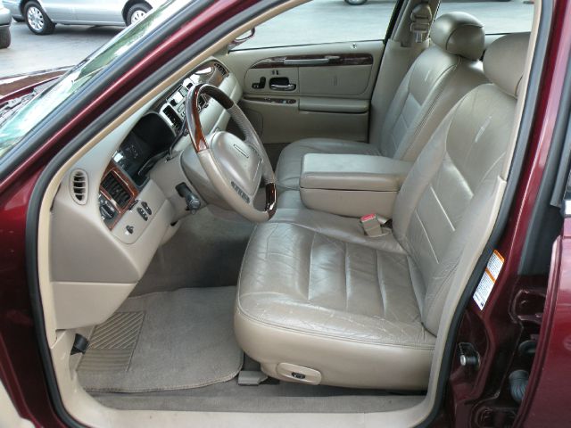 2001 Lincoln Town Car DOWN 4.9 WAC