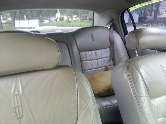 2001 Lincoln Town Car DOWN 4.9 WAC