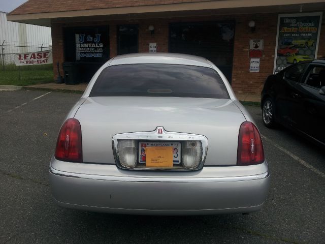 2001 Lincoln Town Car DOWN 4.9 WAC