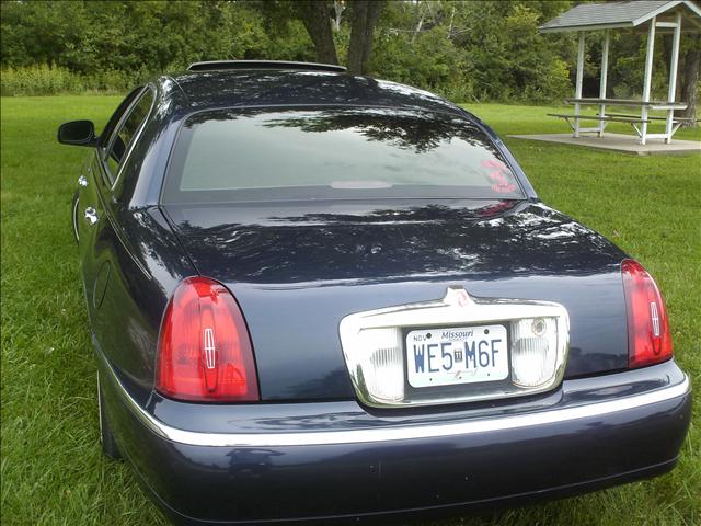 2001 Lincoln Town Car DOWN 4.9 WAC