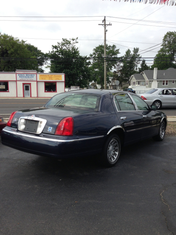 2001 Lincoln Town Car DOWN 4.9 WAC