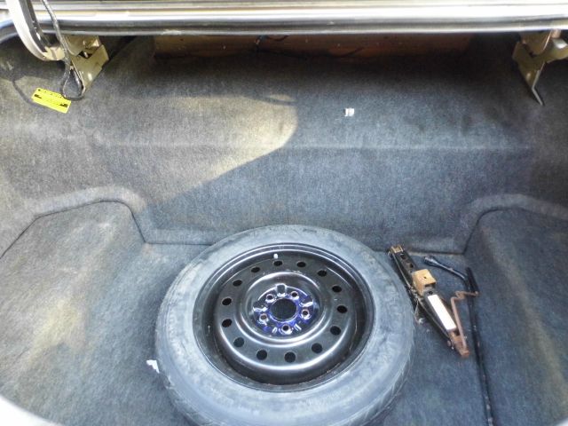 2001 Lincoln Town Car DOWN 4.9 WAC