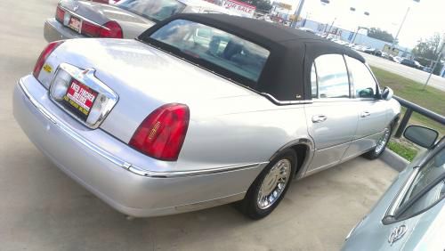 2001 Lincoln Town Car ZR-2 Extended Cab