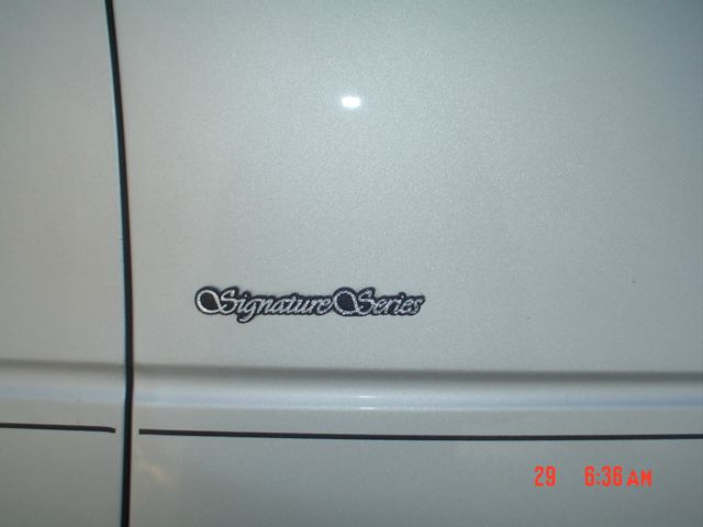 2001 Lincoln Town Car DOWN 4.9 WAC