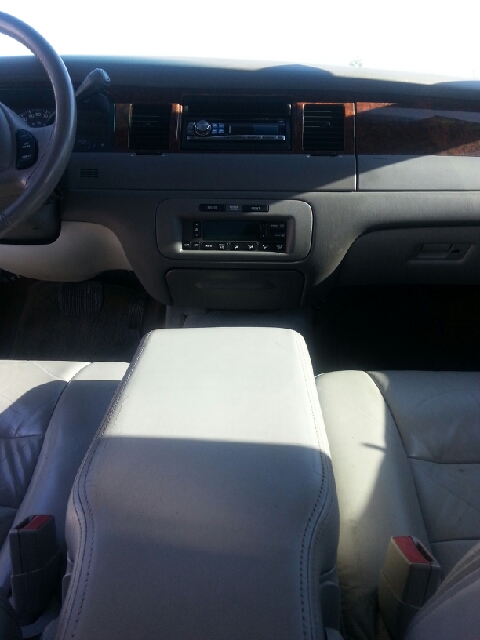 2001 Lincoln Town Car DOWN 4.9 WAC