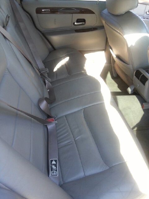 2001 Lincoln Town Car DOWN 4.9 WAC