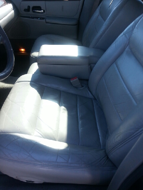 2001 Lincoln Town Car DOWN 4.9 WAC