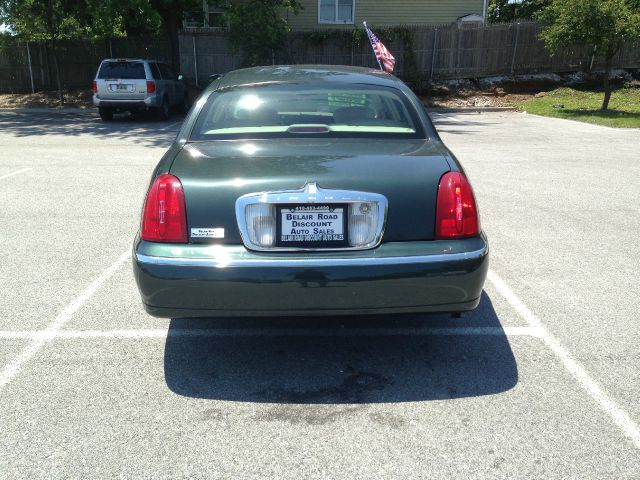2002 Lincoln Town Car SLT1 AWD