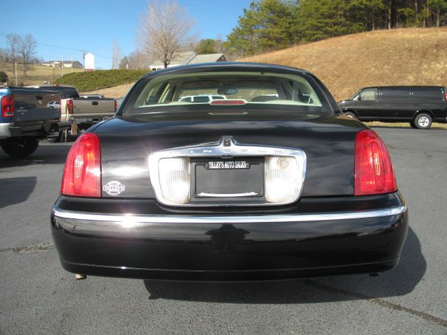 2002 Lincoln Town Car ZR-2 Extended Cab
