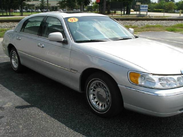 2002 Lincoln Town Car 4B