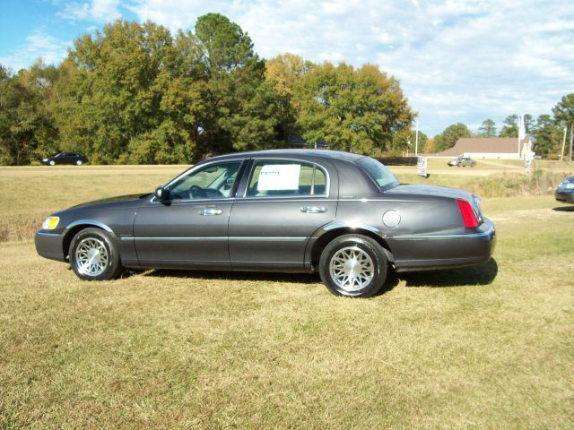 2002 Lincoln Town Car DOWN 4.9 WAC