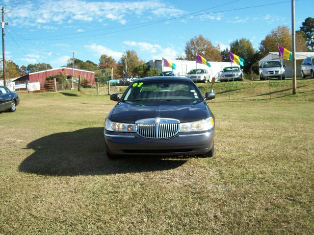 2002 Lincoln Town Car DOWN 4.9 WAC